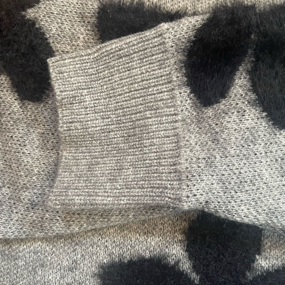 Mod Gray Floral Knit Sweater | Black Flower Detail | Relaxed Fit - Picture 15 of 16